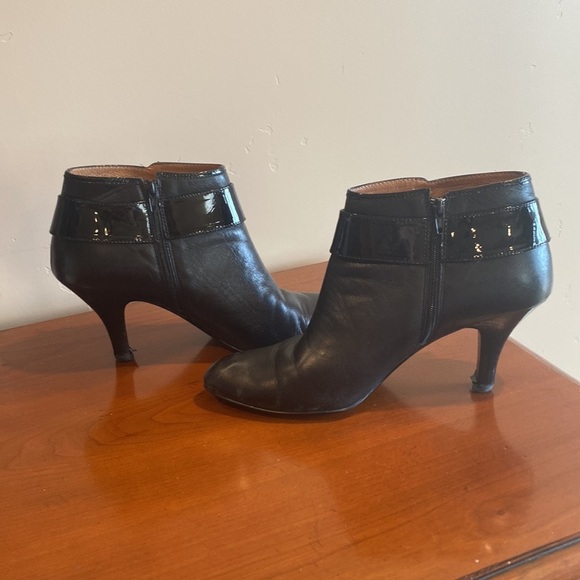Sofft Black Pointed Toe Leather Booties with buckle detail 9.5 - Picture 3 of 12